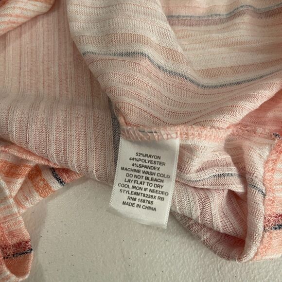 Above & Beyond Blouse Women's 2X Pink Striped Round Neck Short Sleeve Top - Picture 8 of 9